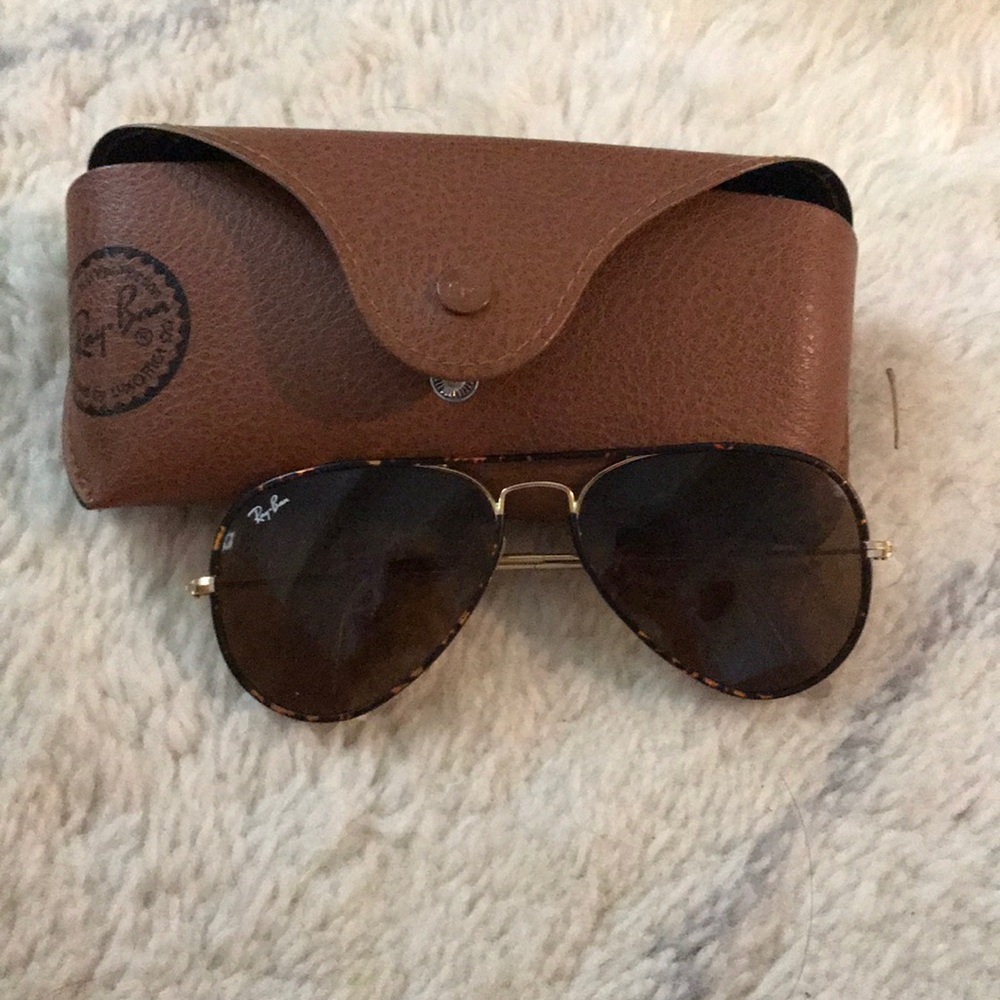 Aviator ray bans in tortoise shell